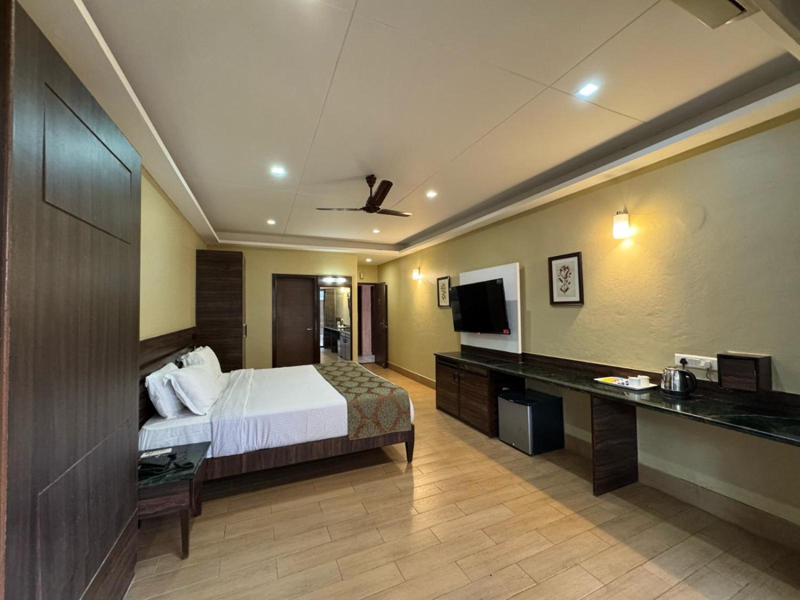 Upper Deck Resort - Stay And Relax At The Highest Peak Lonavala Exterior foto