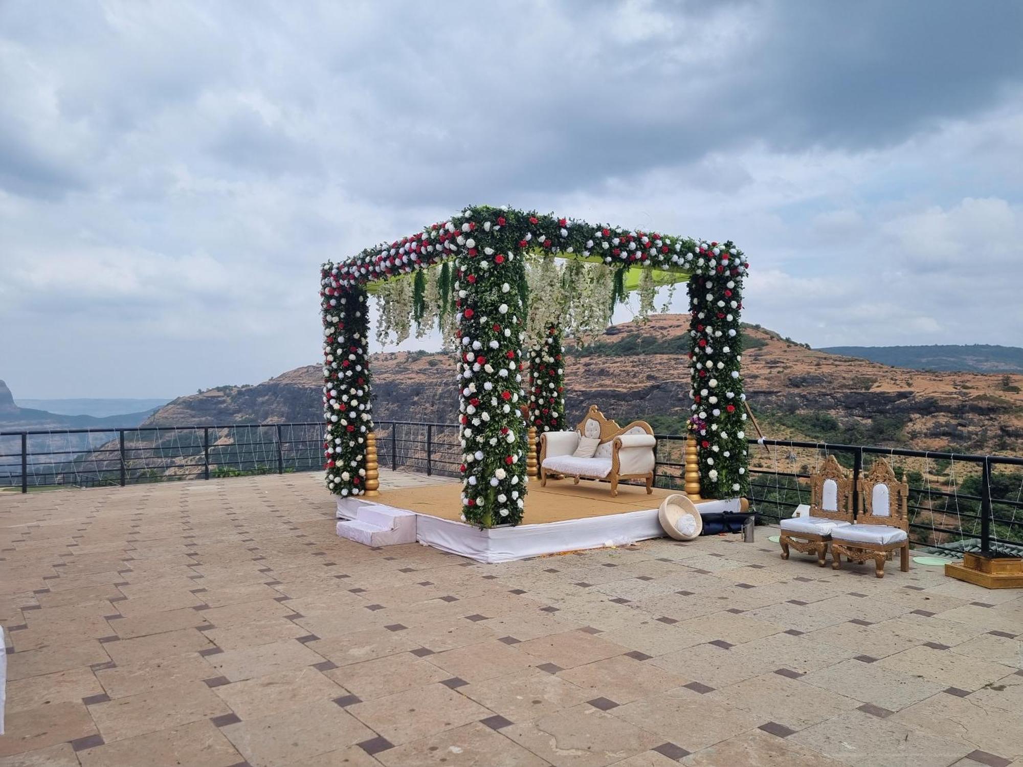 Upper Deck Resort - Stay And Relax At The Highest Peak Lonavala Exterior foto